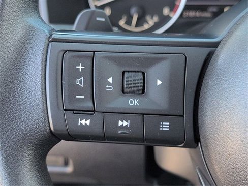 Used 2023 Nissan Rogue S image 24