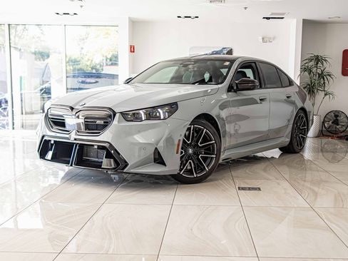 Used 2025 BMW M5 w/ Carbon Package image 1