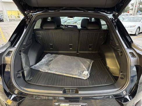 Used 2025 Chevrolet Equinox EV LT w/ Convenience Package II FWD image 9