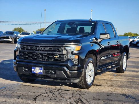 Certified 2023 Chevrolet Silverado 1500 Custom image 3