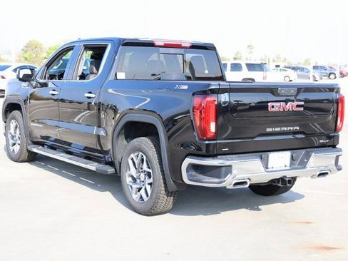 New 2026 GMC Sierra 1500 SLT image 6