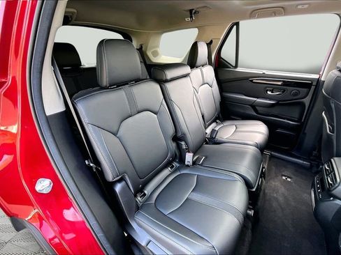 Used 2025 Honda Pilot Touring image 19