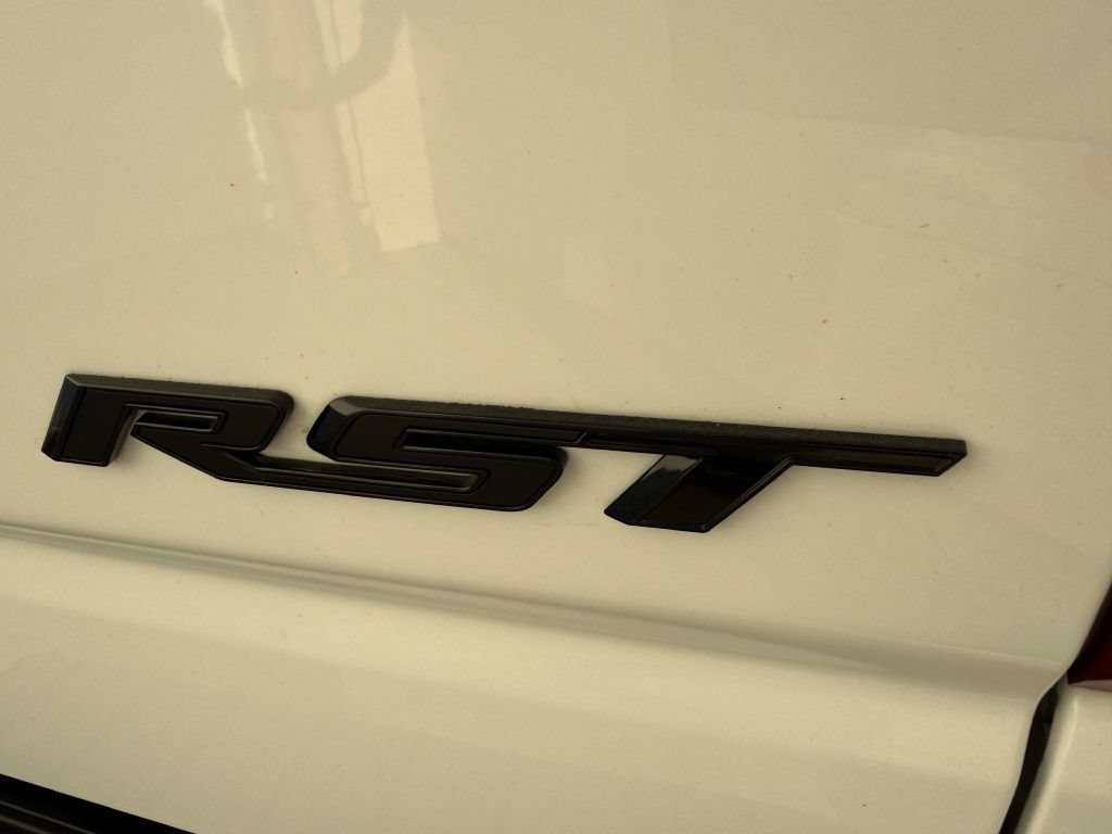 Used 2023 Chevrolet Silverado 1500 RST w/ Redline Edition AWD/4WD image 14