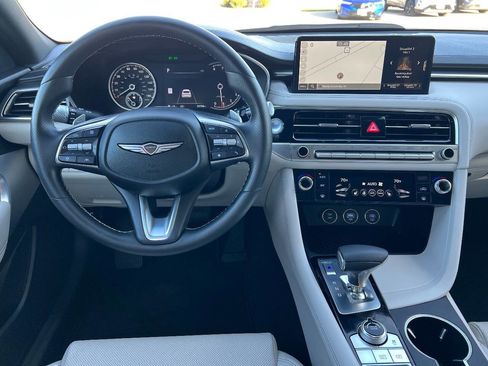 Used 2025 Genesis G70 2.5T image 13
