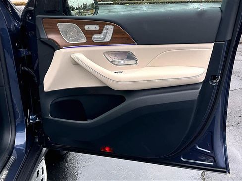 Used 2025 Mercedes-Benz GLE 450e 4MATIC image 23