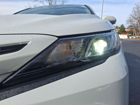 Used 2023 Toyota Camry SE image 9