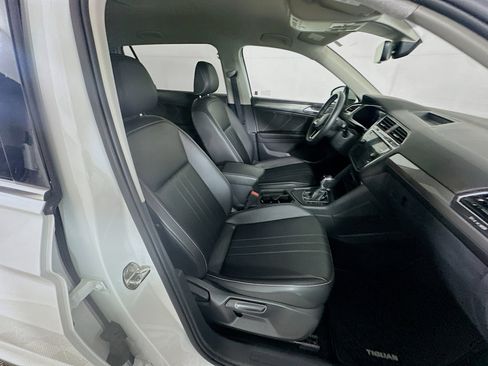 Used 2023 Volkswagen Tiguan SE image 30