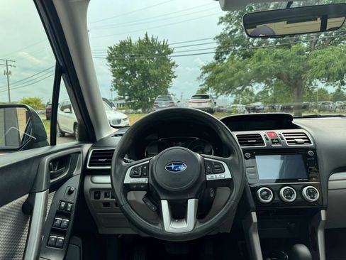 Used 2017 Subaru Forester 2.5i Premium AWD/4WD image 18