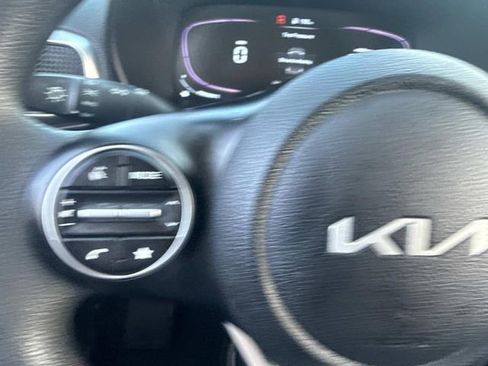 Used 2023 Kia Soul LX image 28