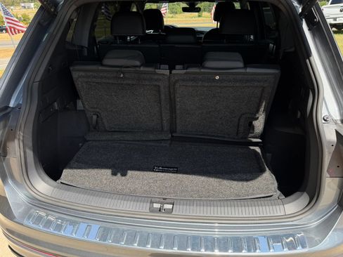 Used 2022 Volkswagen Tiguan SE R-Line FWD image 33