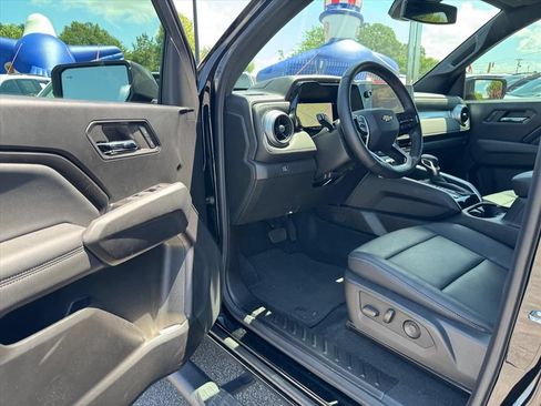 Used 2024 Chevrolet Colorado LT w/ LT Convenience Package III RWD image 14