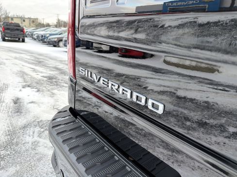 Used 2022 Chevrolet Silverado 1500 ZR2 w/ Technology Package image 33