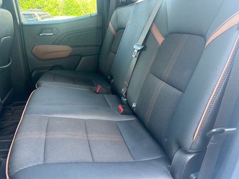 Used 2024 GMC Canyon AT4 AWD/4WD image 8