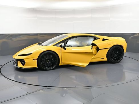 Used 2026 Lamborghini Temerario AWD/4WD image 36