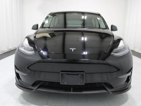 Used 2023 Tesla Model Y Long Range AWD/4WD image 3
