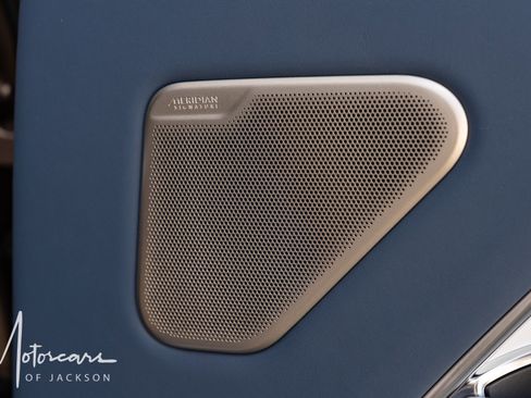 Used 2023 Land Rover Range Rover SV image 21