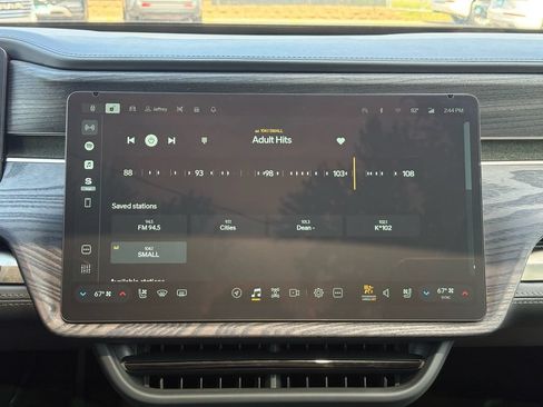 Used 2024 Rivian R1S Adventure AWD/4WD image 17