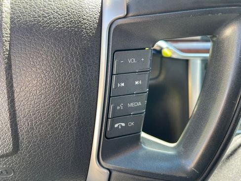 Used 2011 Lincoln MKZ FWD image 16