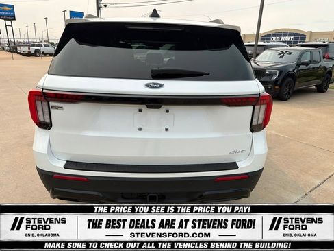 Used 2025 Ford Explorer ST-Line w/ ST-Line Street Pack AWD/4WD image 11