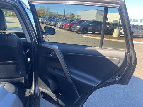 Used 2014 Toyota RAV4 Limited image 40