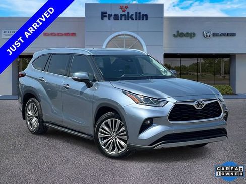 Used 2021 Toyota Highlander Platinum AWD/4WD image 1