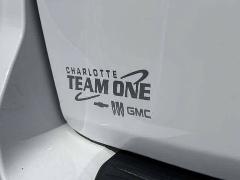 Used 2024 GMC Yukon SLT w/ SLT Premium Package AWD/4WD image 35