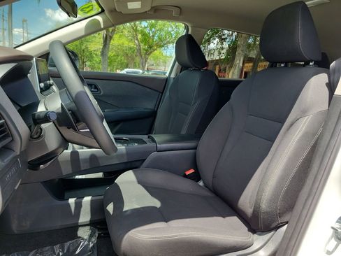 Used 2023 Nissan Rogue S FWD image 14