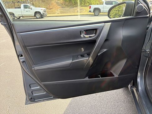 Used 2015 Toyota Corolla S image 10