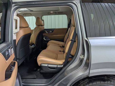 Used 2025 INFINITI QX80 Sensory AWD/4WD image 10