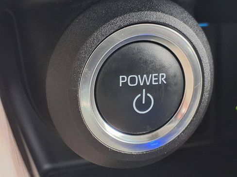 Used 2024 Toyota Venza XLE AWD/4WD image 12