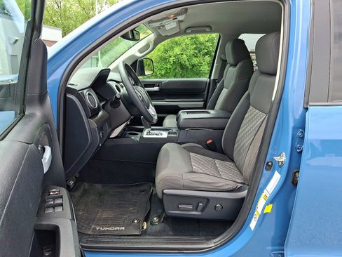 Used 2019 Toyota Tundra SR5 w/ SR5 Upgrade Package AWD/4WD image 15