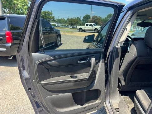Used 2013 Chevrolet Traverse LT FWD image 17