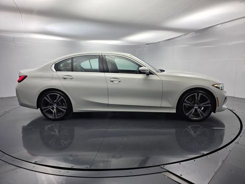 Used 2024 BMW 330i Sedan w/ Convenience Package RWD image 3
