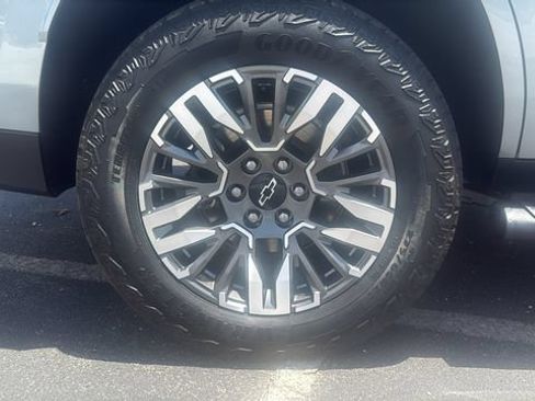 Used 2025 Chevrolet Tahoe Z71 AWD/4WD image 9