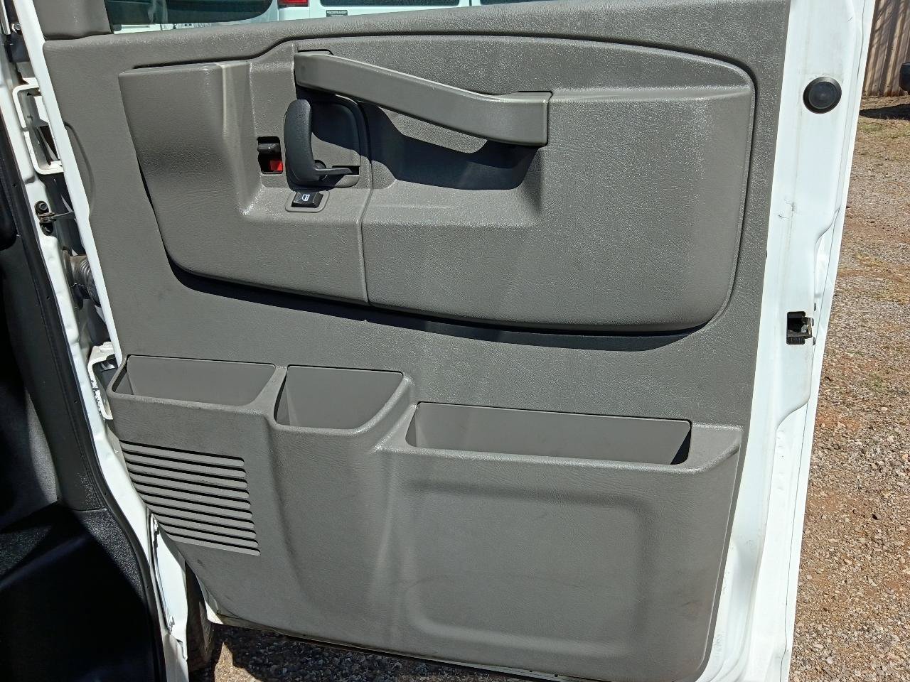 Used 2018 GMC Savana 2500 w/ Driver Convenience Package RWD image 15