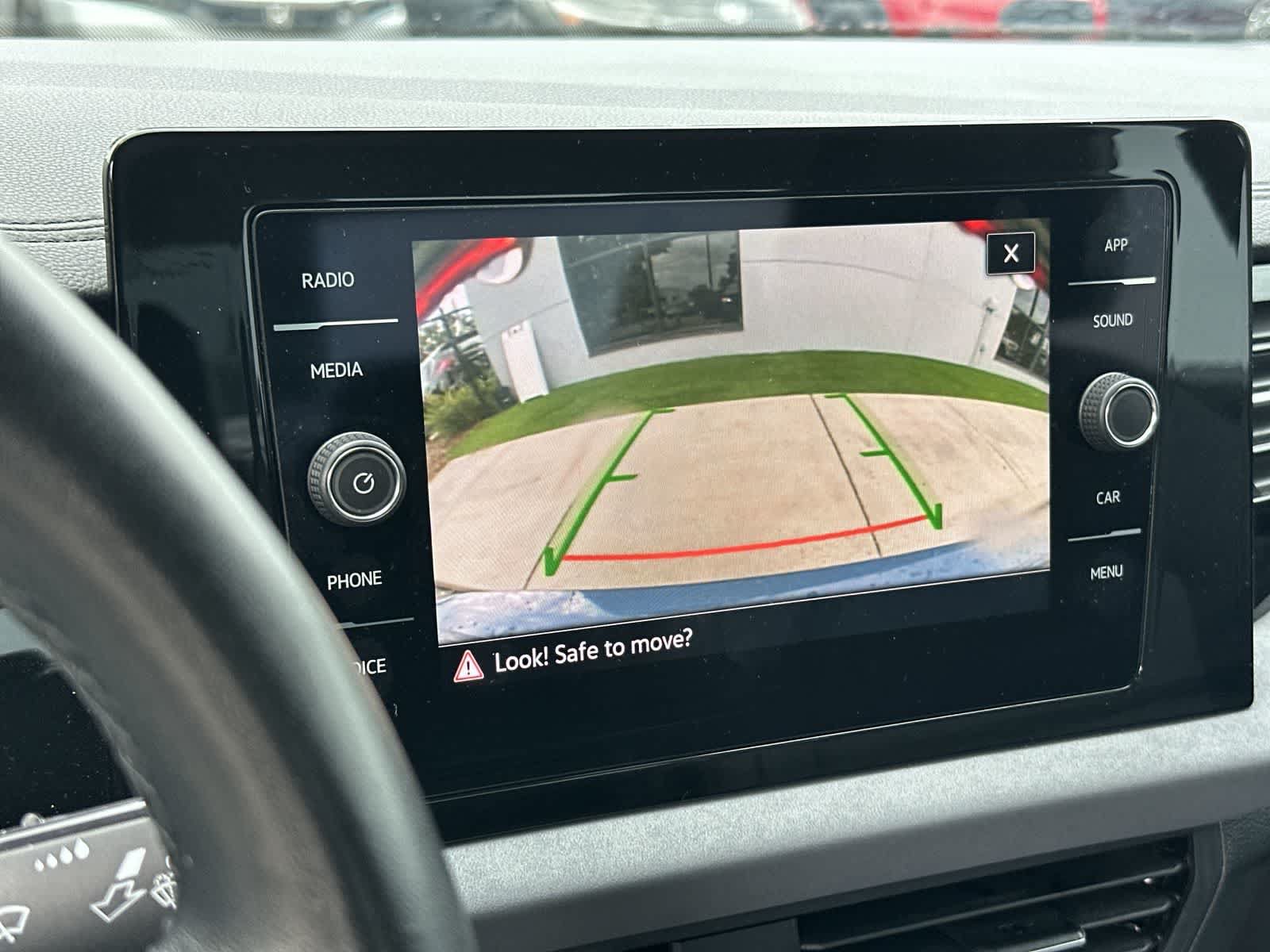 Used 2025 Volkswagen Jetta SE FWD image 26