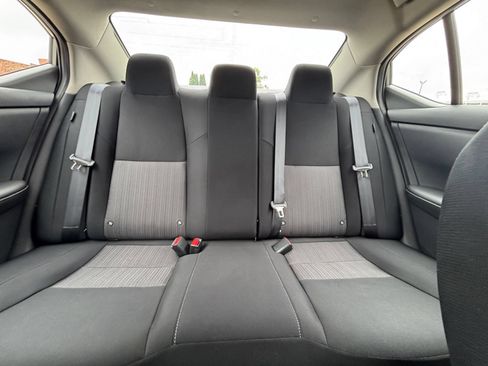 Used 2025 Nissan Sentra SV FWD image 35