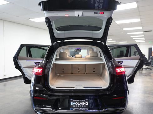 Used 2023 Mercedes-Benz EQS 580 4MATIC SUV image 56