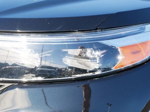 Certified 2023 Ford Explorer XLT w/ Equipment Group 202A image 5