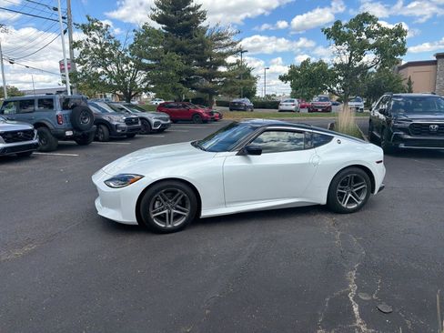 Used 2024 Nissan Z Sport w/ Floor Mat Package RWD image 6