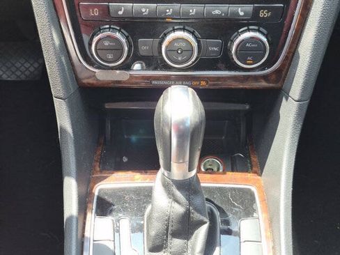 Used 2012 Volkswagen Passat 2.5 SEL FWD image 24