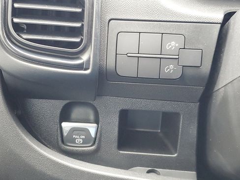 Used 2025 RAM ProMaster 2500 w/ Storage Group image 10