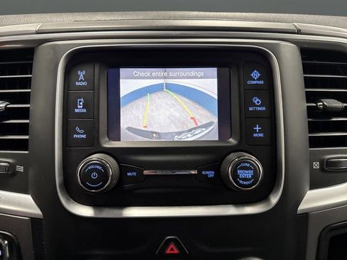 Used 2022 RAM 1500 Classic SLT image 8