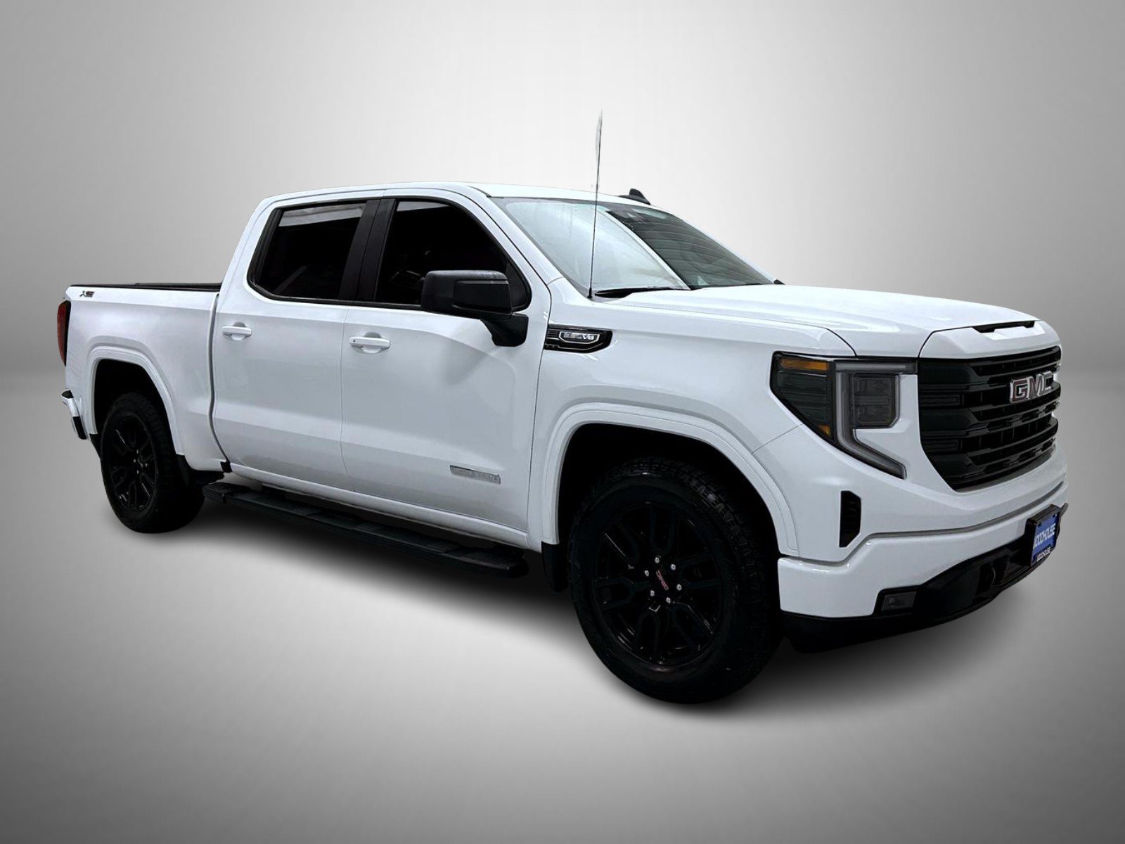Used 2024 GMC Sierra 1500 Elevation AWD/4WD image 3