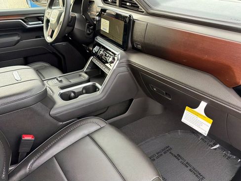 New 2026 GMC Sierra 2500 Denali w/ Denali Reserve Package AWD/4WD image 12