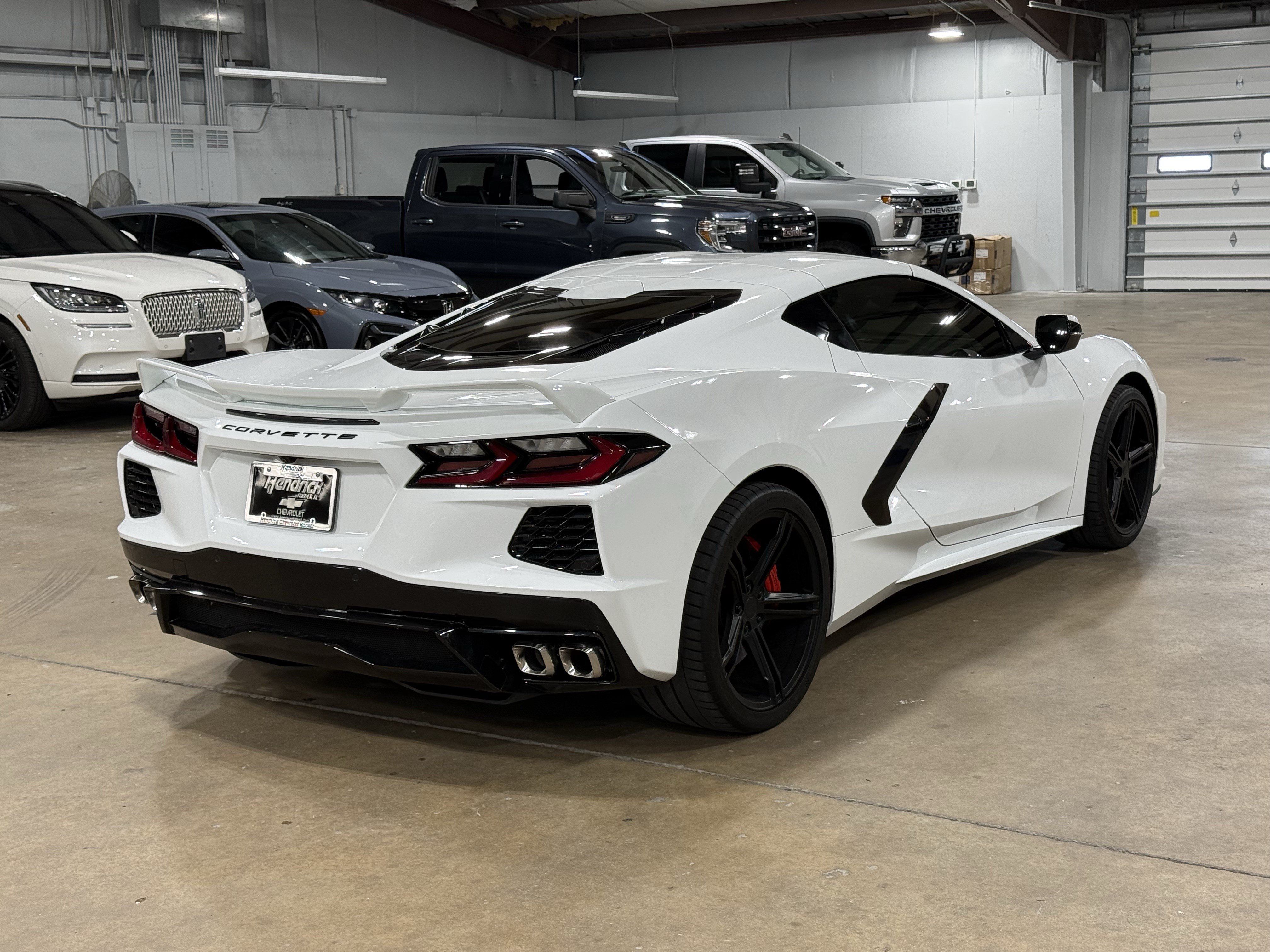 Used 2021 Chevrolet Corvette Stingray Coupe w/ Z51 Performance Package RWD image 11