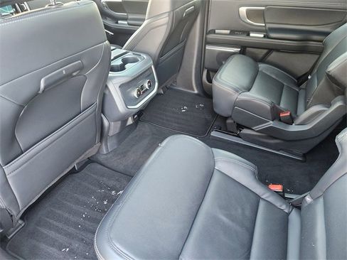 Used 2025 Ford Expedition Platinum w/ Stealth Appearance Package image 31