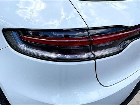 Used 2019 Porsche Macan S AWD/4WD image 25