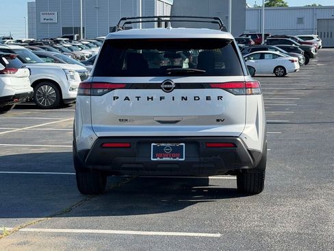 Used 2022 Nissan Pathfinder SV w/ SV Black Package FWD image 6
