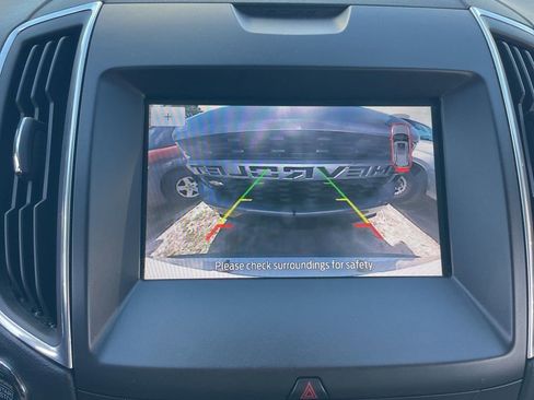 Used 2020 Ford Edge Titanium FWD image 10